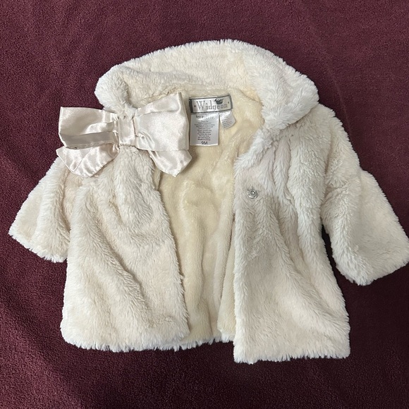 Girl Faux Fur Coat with Bow - Picture 4 of 4
